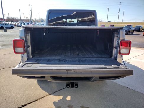 Used 2021 Jeep Gladiator Sport AWD/4WD image 13