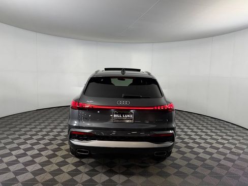 Used 2025 Audi Q5 Premium Plus w/ Premium Plus AWD/4WD image 9