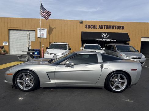 Used 2005 Chevrolet Corvette Coupe w/ Preferred Equipment Group RWD image 2