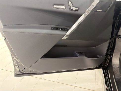 Used 2025 BMW iX xDrive50 w/ Premium Package image 10