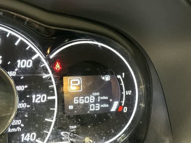 Used 2018 Nissan Versa Note SV FWD image 16