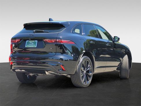 New 2026 Jaguar F-PACE R-Dynamic S image 4
