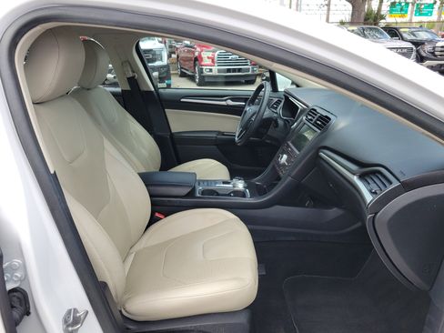 Used 2018 Ford Fusion Titanium image 31