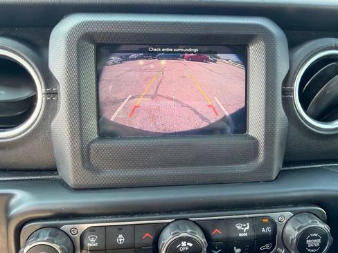 Used 2019 Jeep Wrangler Unlimited Sahara w/ Dual Top Group AWD/4WD image 16