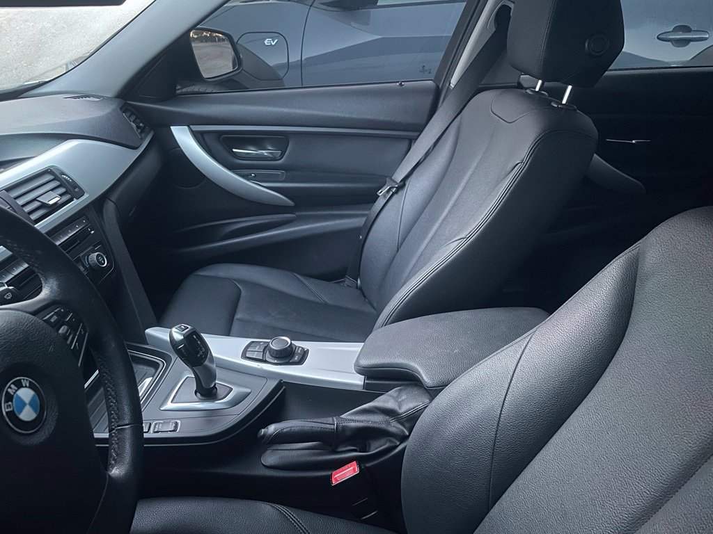 Used 2012 BMW 328i Sedan RWD image 10