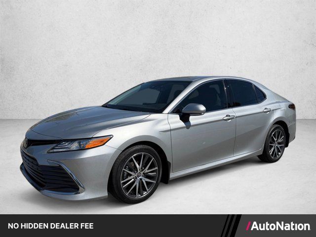 Used 2022 Toyota Camry XLE AWD/4WD image 1
