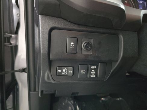 Used 2020 Toyota Tacoma 2WD Double Cab image 27
