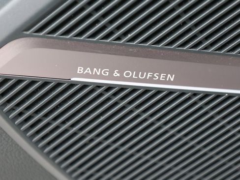 Used 2018 Audi Q5 2.0T Premium Plus w/ Premium Plus Package image 14