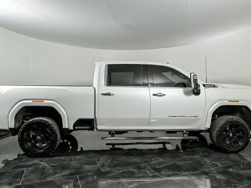 Used 2022 GMC Sierra 2500 Denali AWD/4WD image 10