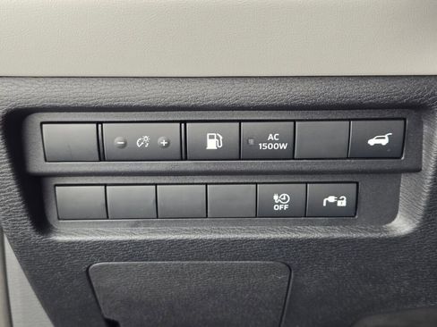 New 2025 Mitsubishi Outlander SEL image 24