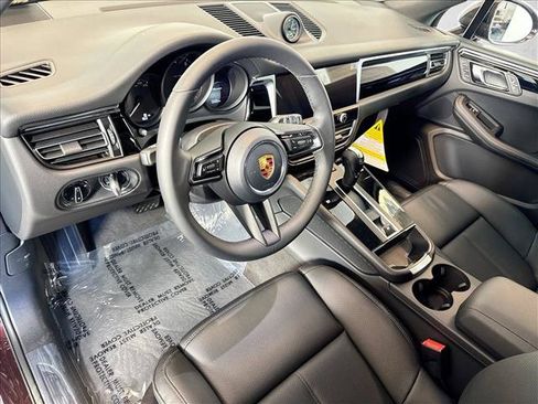 Used 2026 Porsche Macan AWD/4WD image 4