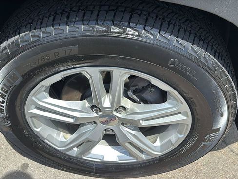 Used 2023 GMC Terrain SLE FWD image 9