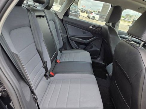 Used 2025 Volkswagen Jetta SE FWD image 27