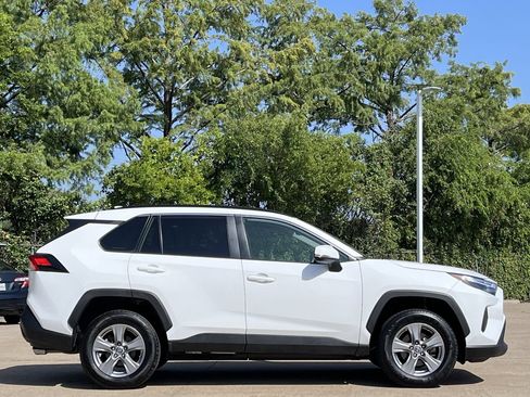 Used 2024 Toyota RAV4 XLE FWD image 3