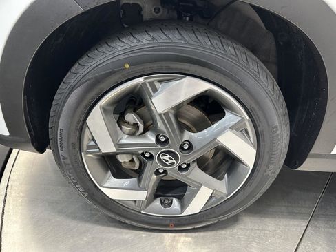 Certified 2023 Hyundai Venue Limited w/ Cargo Package FWD image 9