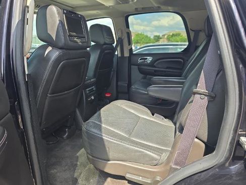 Used 2014 Cadillac Escalade Platinum image 10