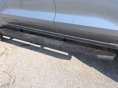 Used 2023 Chevrolet Colorado LT w/ LT Convenience Package II image 17