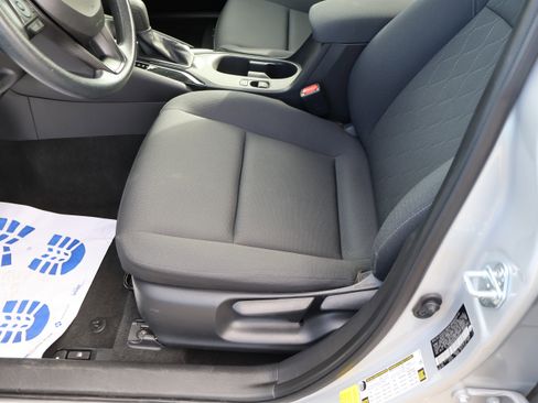 Used 2024 Toyota Corolla LE image 38