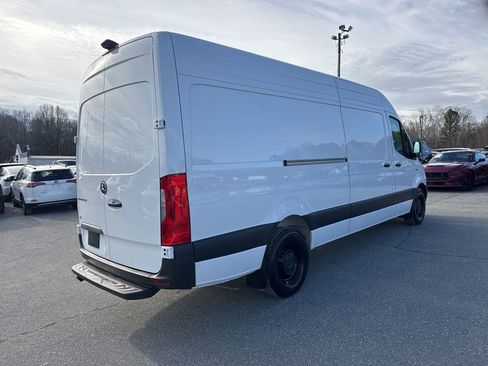 Used 2024 Mercedes-Benz eSprinter 170 Cargo image 5