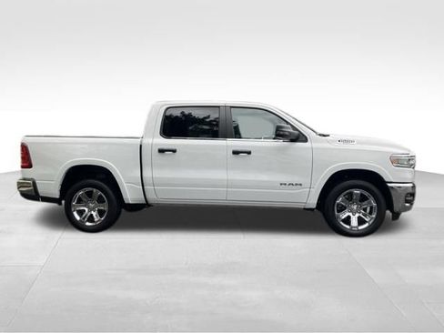 Used 2025 RAM 1500 Big Horn AWD/4WD image 6