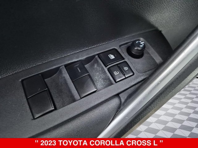 Used 2023 Toyota Corolla Cross L AWD/4WD image 13