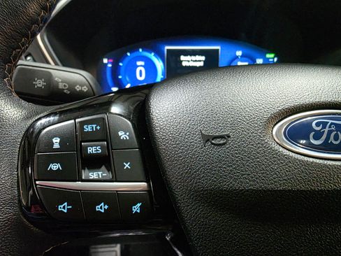 Used 2022 Ford Escape Titanium w/ Titanium Premium Package image 31