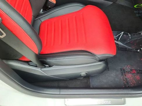 Used 2025 Mercedes-Benz GLC 300 4MATIC image 22