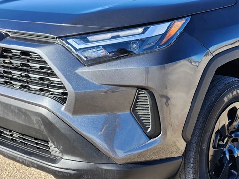 Used 2023 Toyota RAV4 LE image 9