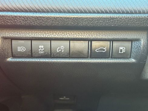 Used 2025 Toyota Camry SE image 31