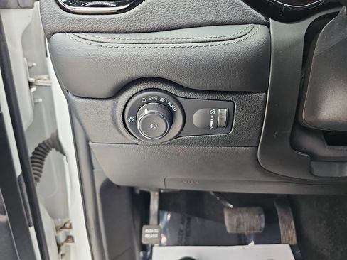 Used 2022 Dodge Durango GT image 31