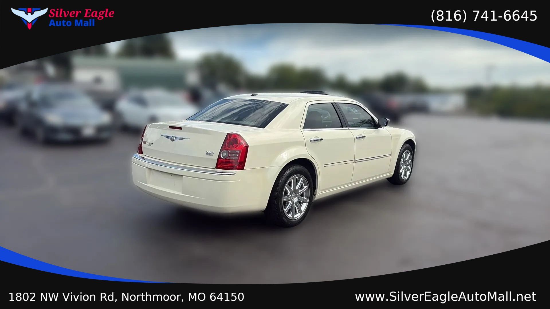 Used 2010 Chrysler 300 Limited RWD image 5
