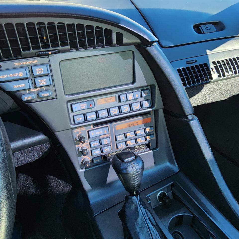 Used 1990 Chevrolet Corvette Coupe RWD image 9