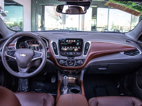 Used 2017 Chevrolet Malibu LT w/ Leather Package image 15