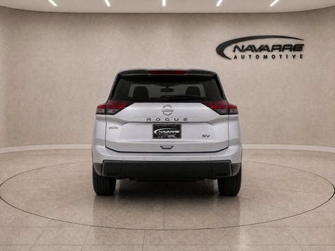 Used 2024 Nissan Rogue SV FWD image 6
