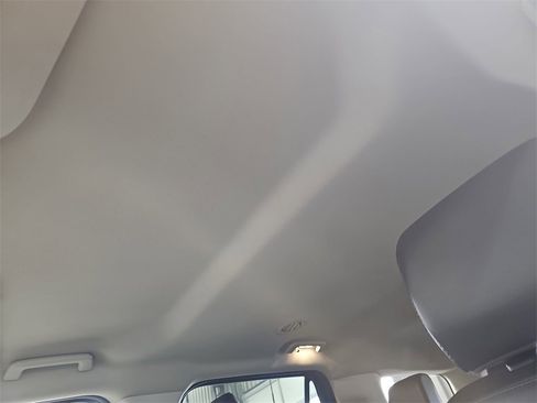 Used 2024 Ford Expedition XLT image 30