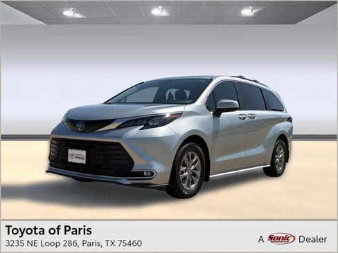 Used 2024 Toyota Sienna XLE FWD image 1