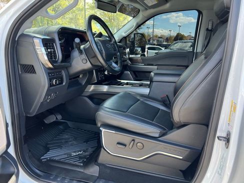 Used 2023 Ford F250 Lariat w/ Lariat Ultimate Package AWD/4WD image 24