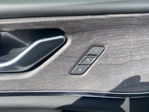 New 2025 Jeep Grand Cherokee Overland image 14