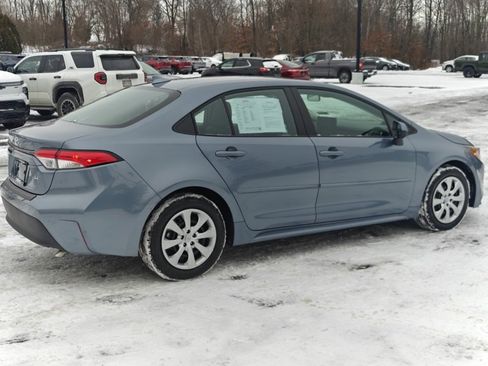 Used 2025 Toyota Corolla LE image 4