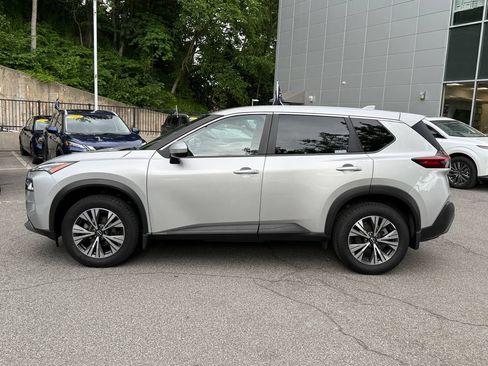 Used 2023 Nissan Rogue SV AWD/4WD image 3