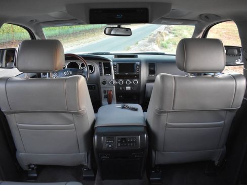 Used 2013 Toyota Sequoia Platinum AWD/4WD image 72