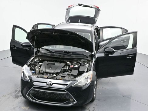 Used 2020 Toyota Yaris LE image 42