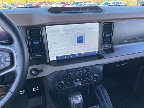 Used 2023 Ford Bronco Wildtrak image 18