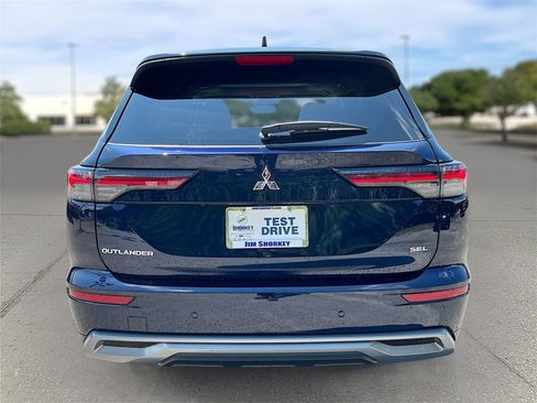 New 2025 Mitsubishi Outlander SEL image 6