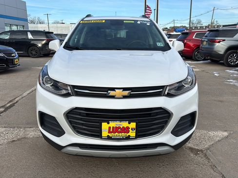 Used 2022 Chevrolet Trax LT w/ Driver Confidence Package image 3