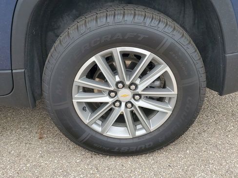 Used 2022 Chevrolet Traverse LT w/ LPO, Cargo Package image 5