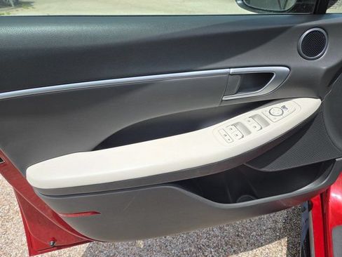 Used 2025 Hyundai Sonata SEL FWD image 11