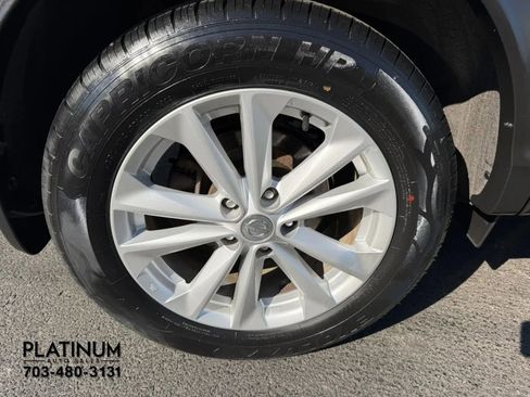 Used 2018 Nissan Rogue Sport SV w/ SV Technology Package image 21