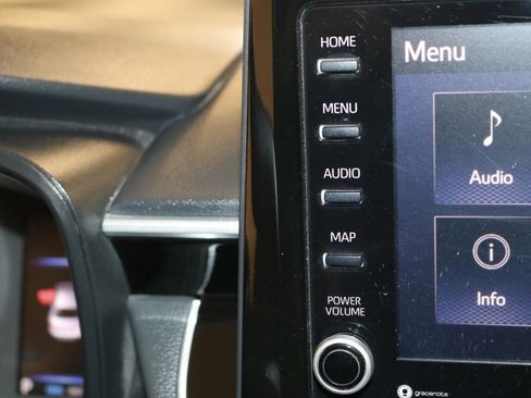 Used 2022 Toyota Corolla LE image 39