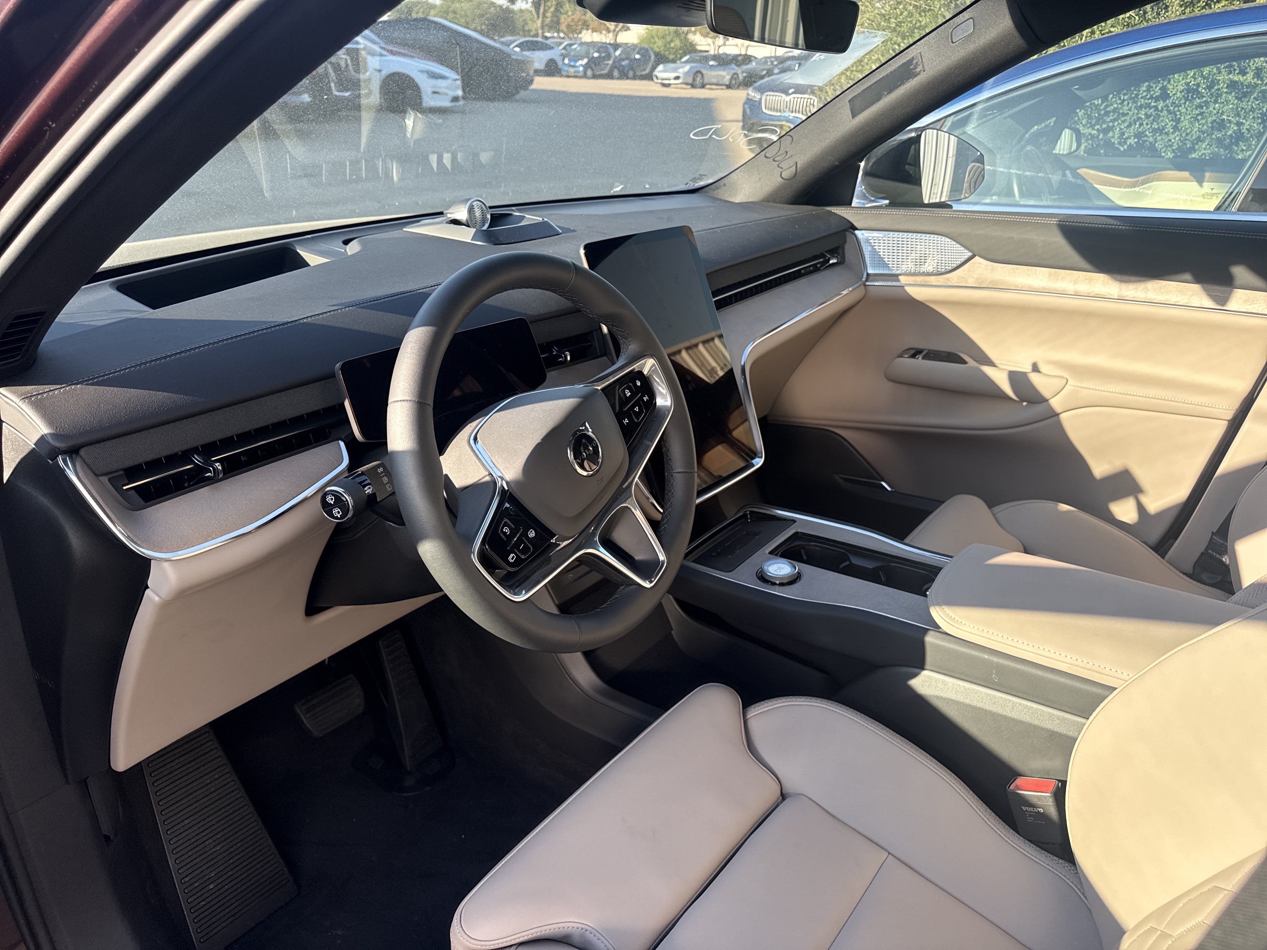 Used 2025 Volvo EX90 Ultra AWD/4WD image 3